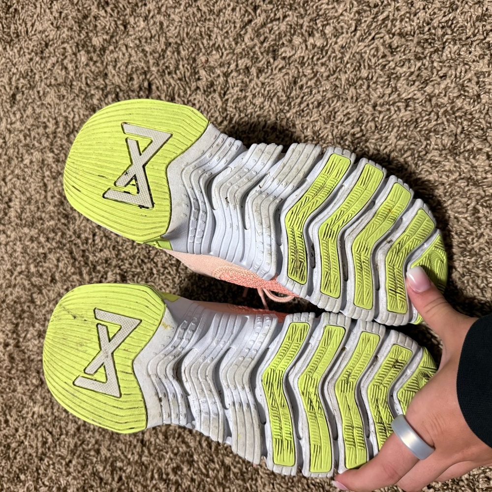 Wmns peach and lime Nike Metcons - Picture 4 of 5